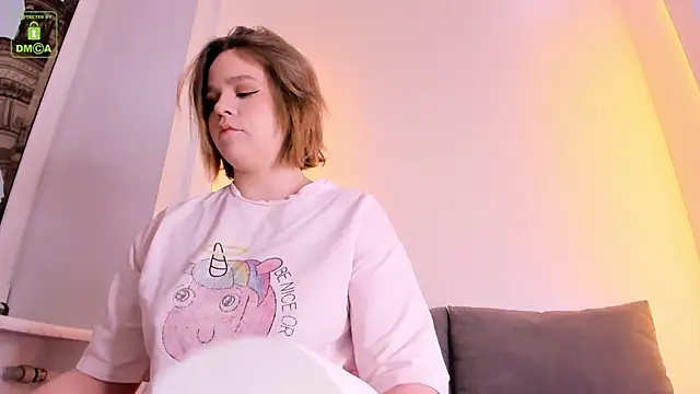 Snapshot of ErikaLust chatting on March 2025 04:49:01 AM ErikaLust online show from March 2025 04:49:01 AM