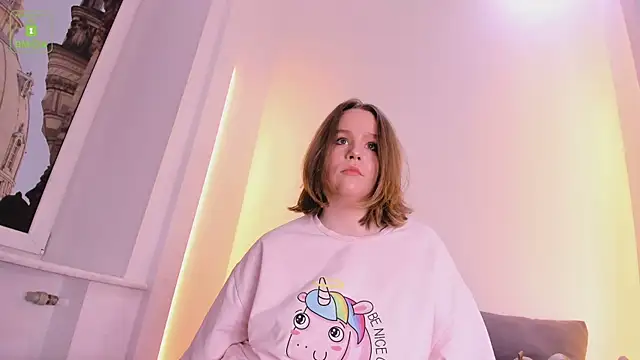 Snapshot of ErikaLust chatting on October 2025 04:10:02 AM ErikaLust online show from October 2025 04:10:02 AM