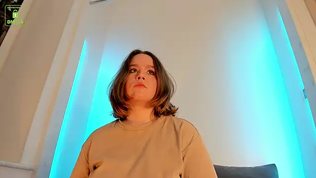 Snapshot of ErikaLust chatting on October 2025 04:11:01 AM ErikaLust online show from October 2025 04:11:01 AM