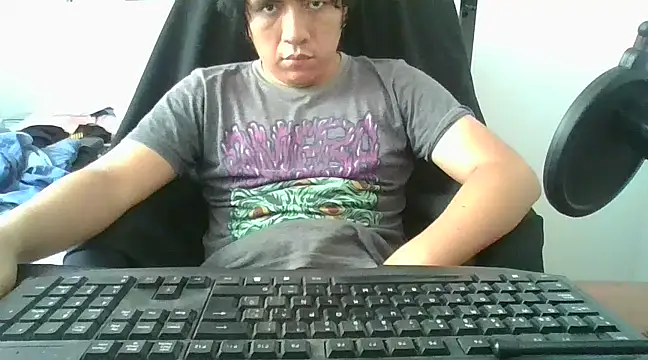 gianfranco1230 online show from February 2025 06:58:01 PM