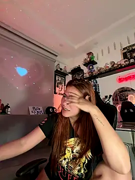 Snapshot of crystal_bunny7 chatting on December 2025 02:51:02 AM crystal bunny7 online show from December 2025 02:51:02 AM