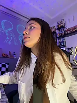 Snapshot of crystal_bunny7 chatting on February 2026 03:38:02 AM crystal bunny7 online show from February 2026 03:38:02 AM