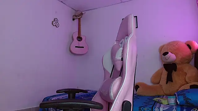 Dakota bumm online show from November 2025 02:28:01 PM