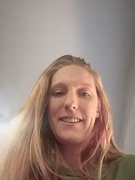 Snapshot of GoldenFlameGoddess chatting on February 2025 10:26:02 PM GoldenFlameGoddess online show from February 2025 10:26:02 PM