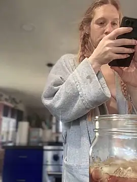 Snapshot of GoldenFlameGoddess chatting on February 2025 07:03:01 PM GoldenFlameGoddess online show from February 2025 07:03:01 PM