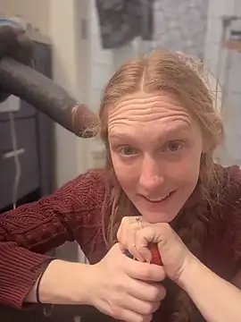 Snapshot of GoldenFlameGoddess chatting on February 2025 10:09:02 PM GoldenFlameGoddess online show from February 2025 10:09:02 PM