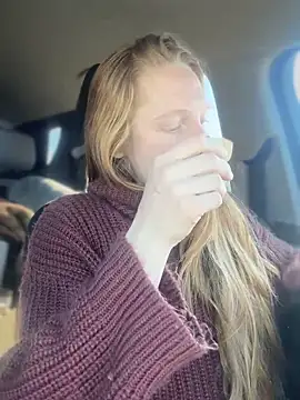 Snapshot of GoldenFlameGoddess chatting on March 2025 10:58:01 PM GoldenFlameGoddess online show from March 2025 10:58:01 PM