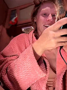 Snapshot of GoldenFlameGoddess chatting on September 2025 03:17:02 AM GoldenFlameGoddess online show from September 2025 03:17:02 AM