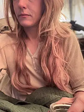 Snapshot of GoldenFlameGoddess chatting on September 2025 03:15:01 PM GoldenFlameGoddess online show from September 2025 03:15:01 PM