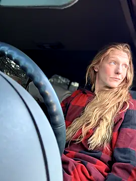 Snapshot of GoldenFlameGoddess chatting on September 2025 02:33:02 PM GoldenFlameGoddess online show from September 2025 02:33:02 PM