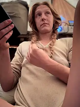 Snapshot of GoldenFlameGoddess chatting on October 2025 03:45:01 PM GoldenFlameGoddess online show from October 2025 03:45:01 PM