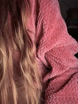 Snapshot of GoldenFlameGoddess chatting on October 2025 02:16:01 PM GoldenFlameGoddess online show from October 2025 02:16:01 PM