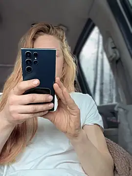 GoldenFlameGoddess online show from February 2026 04:15:02 PM