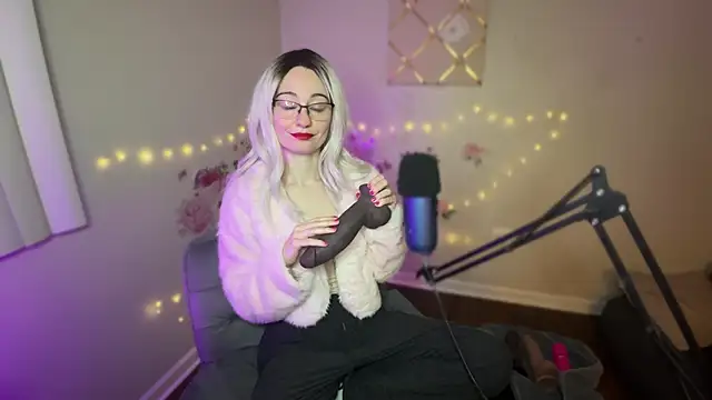 Snapshot of Starr1123 chatting on December 2025 01:15:02 AM Starr1123 online show from December 2025 01:15:02 AM