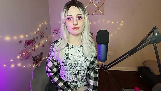 Snapshot of Starr1123 chatting on February 2026 04:43:02 AM Starr1123 online show from February 2026 04:43:02 AM