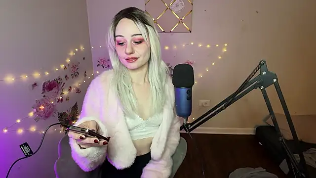 Snapshot of Starr1123 chatting on February 2026 04:07:01 AM Starr1123 online show from February 2026 04:07:01 AM