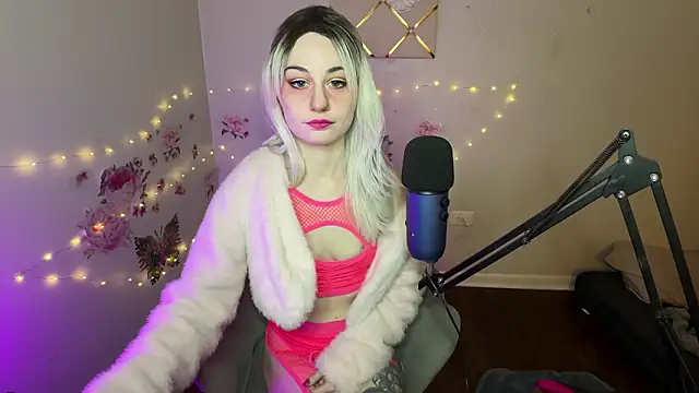 Snapshot of Starr1123 chatting on February 2026 11:30:01 PM Starr1123 online show from February 2026 11:30:01 PM