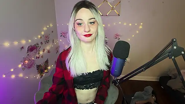 Snapshot of Starr1123 chatting on February 2026 03:35:01 AM Starr1123 online show from February 2026 03:35:01 AM