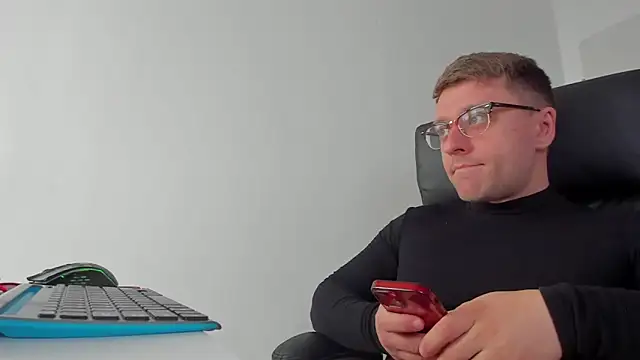 Snapshot of Findom_guy chatting on March 2025 11:38:02 AM Findom guy online show from March 2025 11:38:02 AM