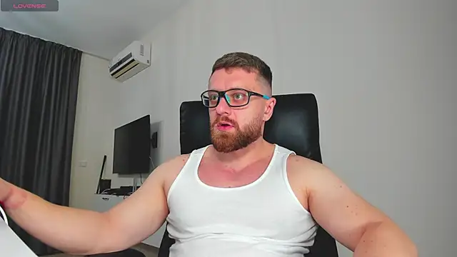 Snapshot of Findom_guy chatting on February 2026 07:21:02 PM Findom guy online show from February 2026 07:21:02 PM