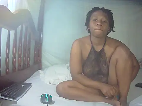 Queentesi online show from September 2025 10:05:01 AM