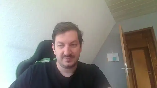 Golffahrer1982 online show from October 2025 02:18:01 PM