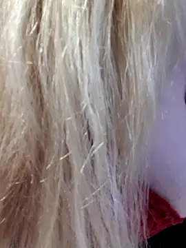 D Marinna online show from December 2025 02:02:02 PM