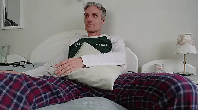 StrongBill online show from March 2025 02:54:02 PM