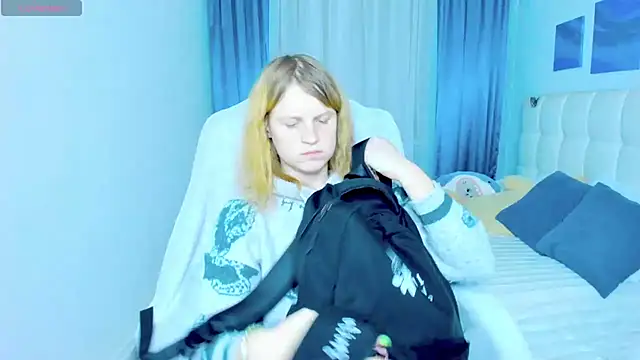 Kathlyn  Heath online show from November 2025 07:03:03 PM