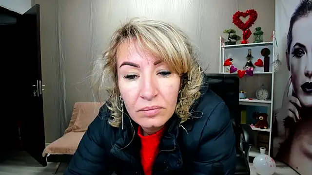 Cassandra Hotty online show from February 2025 03:50:01 AM