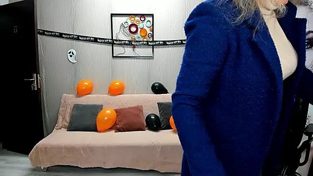 Cassandra Hotty online show from October 2025 04:05:02 AM