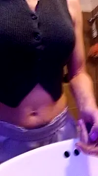 Snapshot of cammyquart chatting on December 2024 05:34:01 AM cammyquart online show from December 2024 05:34:01 AM