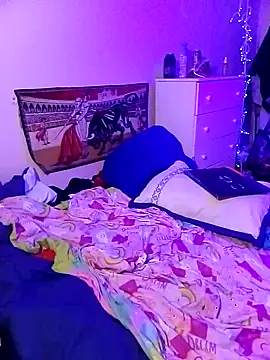 Snapshot of cammyquart chatting on December 2024 07:06:02 AM cammyquart online show from December 2024 07:06:02 AM