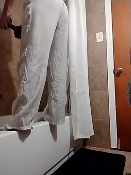 Snapshot of cammyquart chatting on March 2025 11:56:02 PM cammyquart online show from March 2025 11:56:02 PM