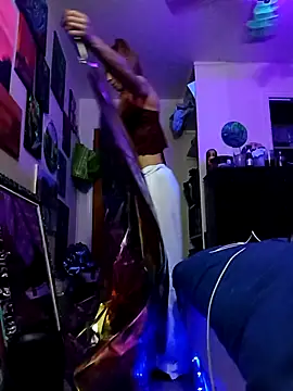 Snapshot of cammyquart chatting on October 2025 02:10:01 AM cammyquart online show from October 2025 02:10:01 AM