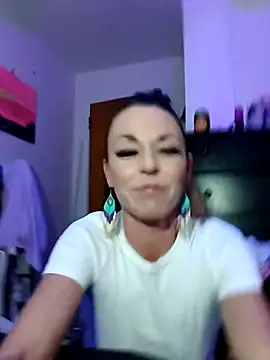 Snapshot of cammyquart chatting on November 2025 03:49:02 AM cammyquart online show from November 2025 03:49:02 AM