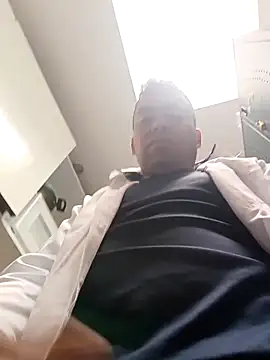 Snapshot of Diego_leon27 chatting on November 2025 06:43:02 PM Diego leon27 online show from November 2025 06:43:02 PM