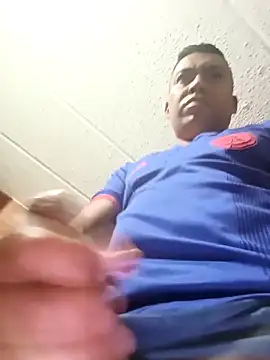 Diego leon27 online show from April 2026 03:17:01 AM