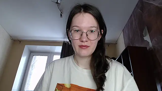 Snapshot of MiriamOr chatting on January 2025 07:30:01 AM MiriamOr online show from January 2025 07:30:01 AM