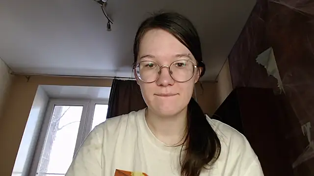 Snapshot of MiriamOr chatting on February 2025 07:12:02 AM MiriamOr online show from February 2025 07:12:02 AM