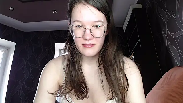 Snapshot of MiriamOr chatting on March 2025 11:42:02 AM MiriamOr online show from March 2025 11:42:02 AM