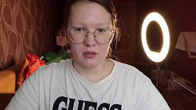 Snapshot of MiriamOr chatting on October 2025 07:54:02 AM MiriamOr online show from October 2025 07:54:02 AM