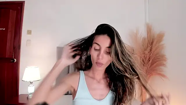 Nina Cavaali online show from December 2024 06:21:01 PM