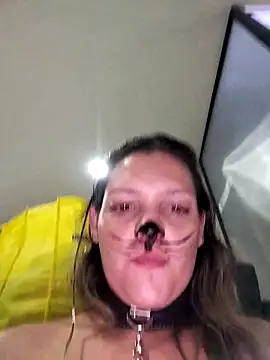 Snapshot of Mia_Hampton chatting on January 2025 11:23:01 PM Mia Hampton online show from January 2025 11:23:01 PM