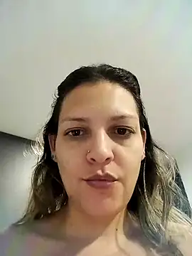 Snapshot of Mia_Hampton chatting on February 2025 03:32:02 AM Mia Hampton online show from February 2025 03:32:02 AM