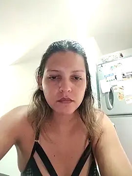 Snapshot of Mia_Hampton chatting on February 2025 05:26:02 PM Mia Hampton online show from February 2025 05:26:02 PM