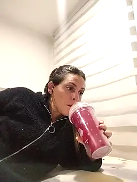 Snapshot of Mia_Hampton chatting on February 2025 12:49:01 AM Mia Hampton online show from February 2025 12:49:01 AM