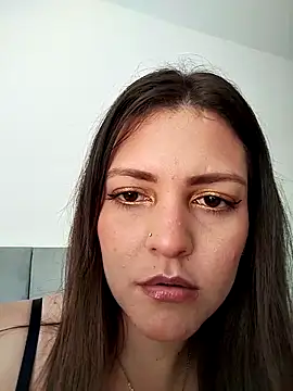 Snapshot of Mia_Hampton chatting on March 2025 06:32:01 PM Mia Hampton online show from March 2025 06:32:01 PM