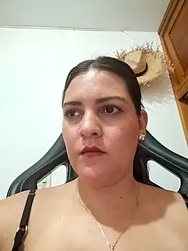 Snapshot of Mia_Hampton chatting on September 2025 08:11:02 PM Mia Hampton online show from September 2025 08:11:02 PM