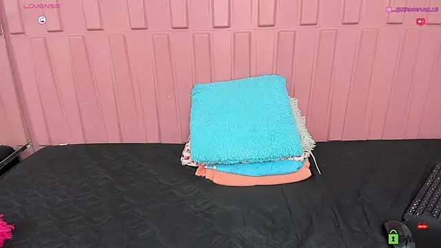 Briana Wells  online show from March 2025 04:24:02 PM